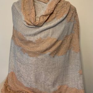 Cashmere shawl with lace